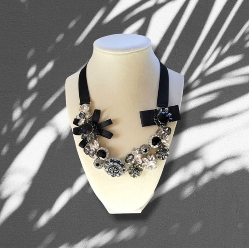 Talbots | NWOT Elegant Black/Silver Floral Ribbon Statement Necklace (OS)